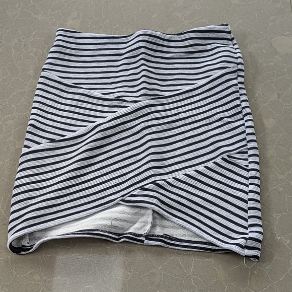 Bershka -  Stripped Mini Skirt - Small - Picture 1 of 3